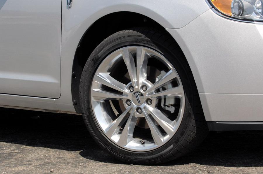  Lincoln MKZ 2010 года  (фото 42 из 211)